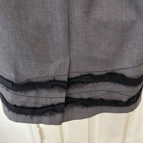 Tahari Gray And Black Sheath Midi Dress Scoop Neck Sleeveless US Size 10 Lined - Picture 7 of 12